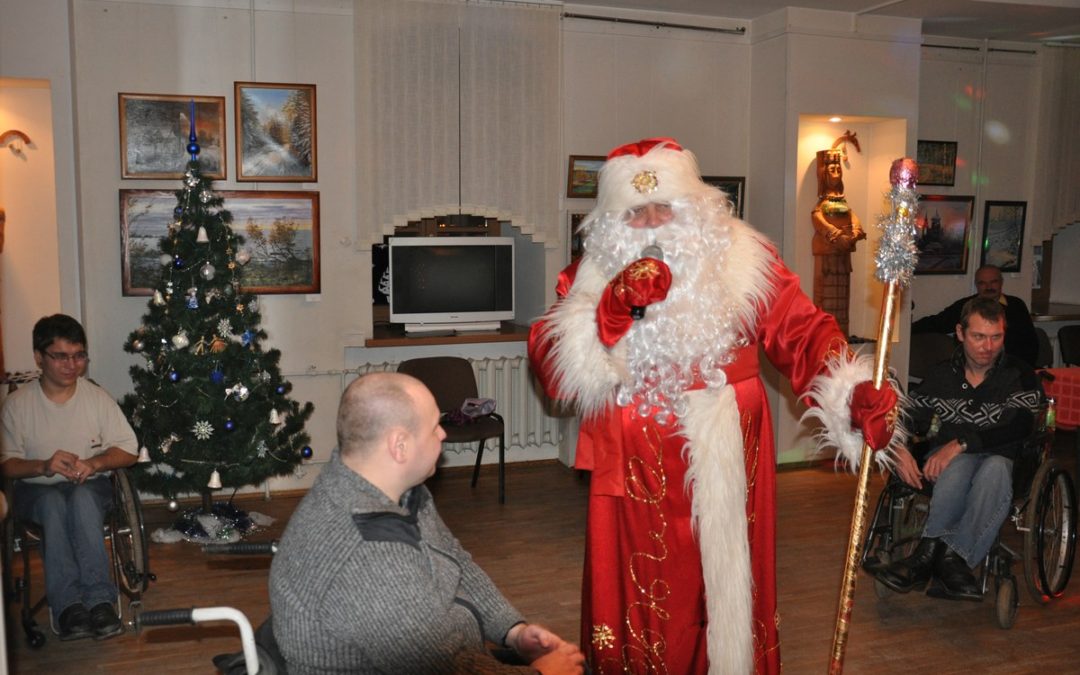 Новогодний праздник для инвалидов-колясочников 19 декабря 2015г.